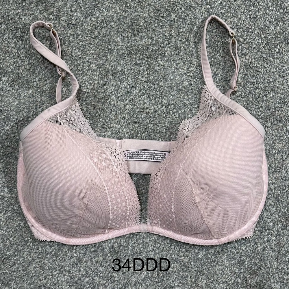 Victoria’s Secret Incredible Plunge Lace Bra, 34DDD